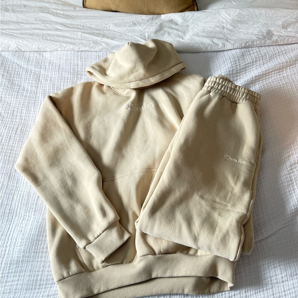 Cream Comrt Hoodie and Sweatpants Set